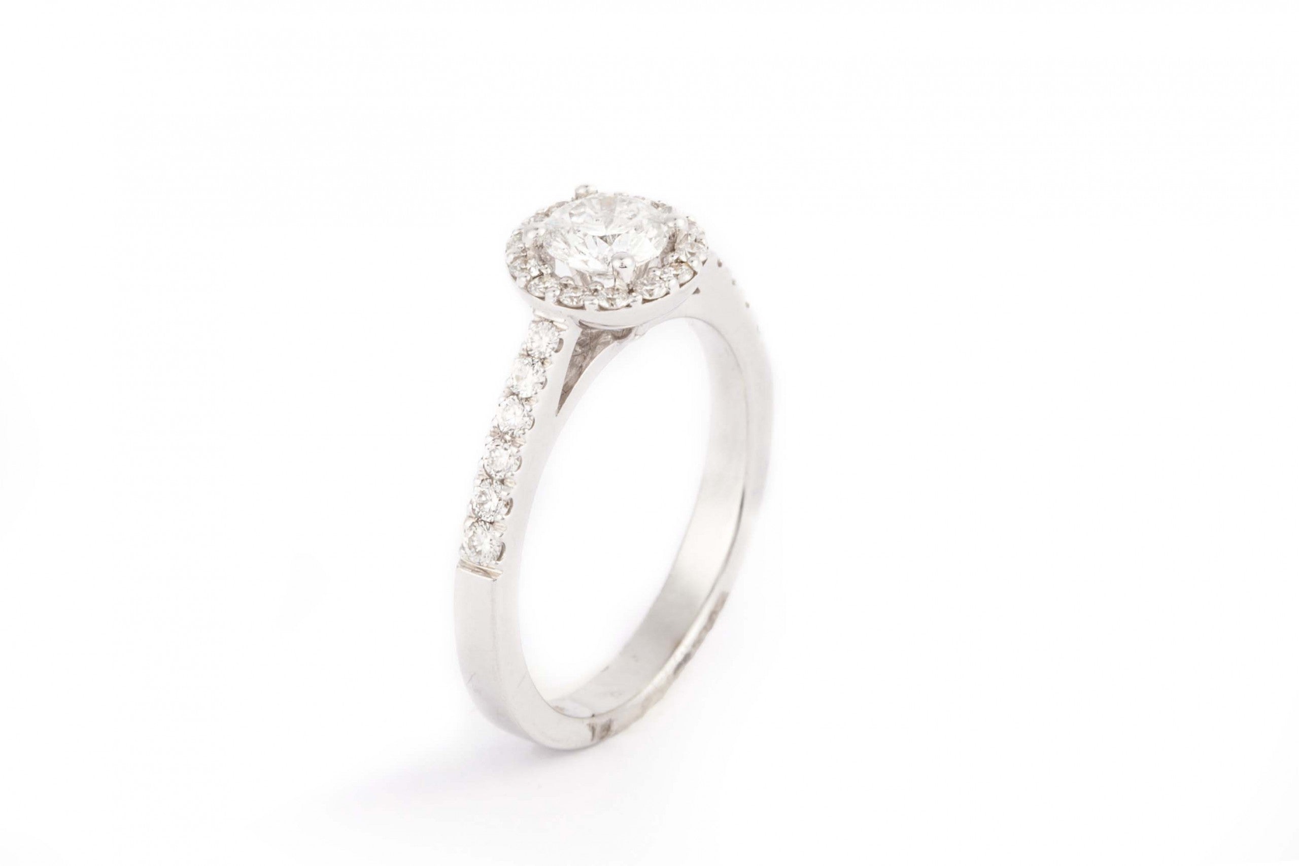 White Gold Ring With Round Shaped White Diamond