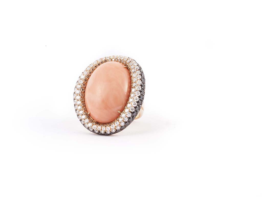 Ring Oval Coral Surrounded With Diamond
