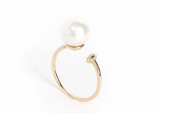 Rose Gold Ring with Diamonds & Pearl