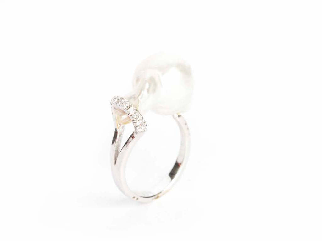 White Gold Pearl Ring
